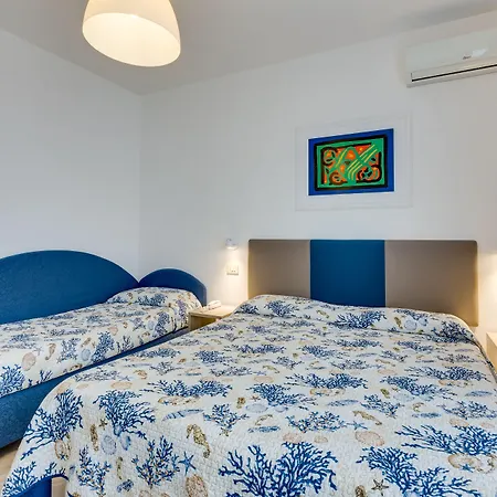 Hotel Manila 3*
