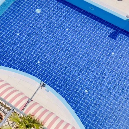Hotel Manila 3*